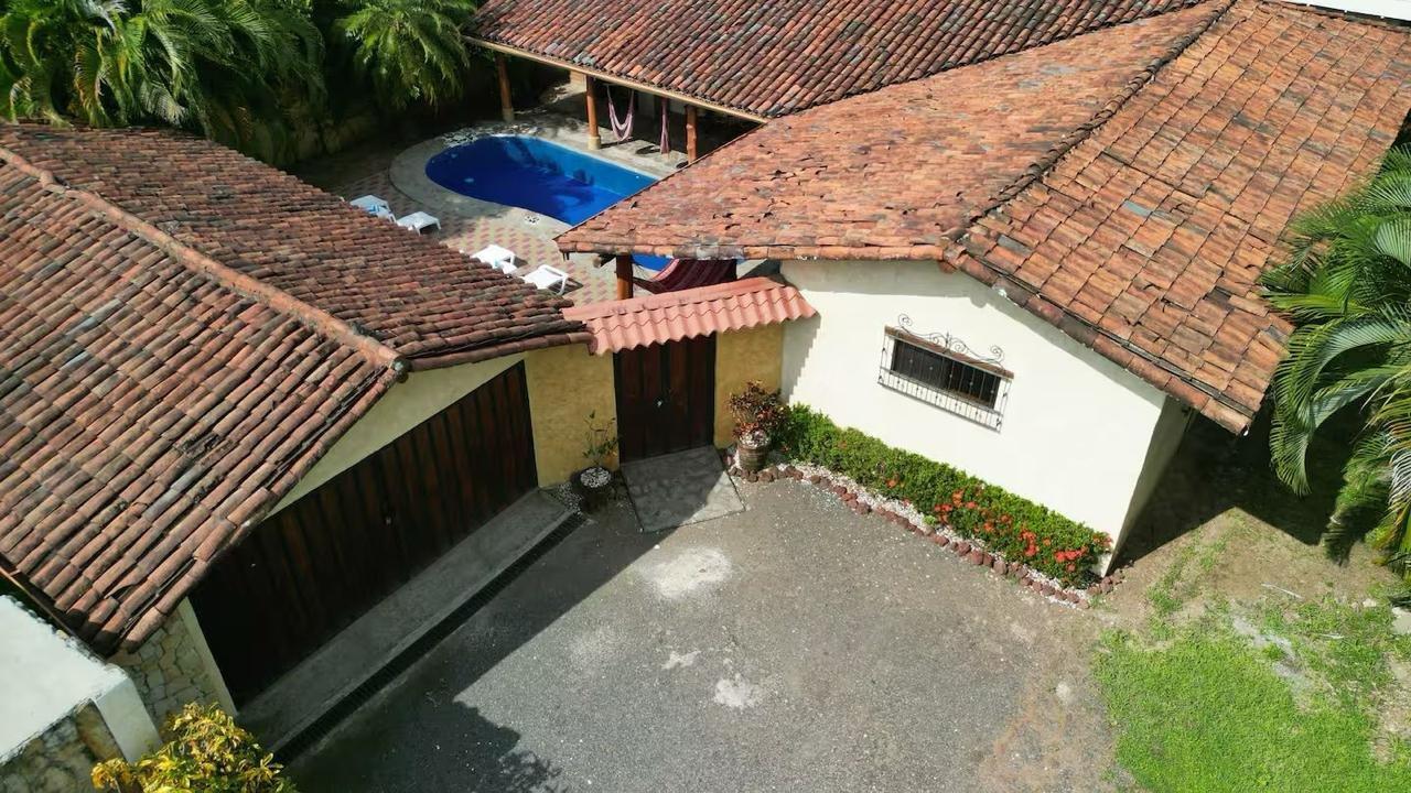 Ópera Salvaje — Colonial Hacienda
